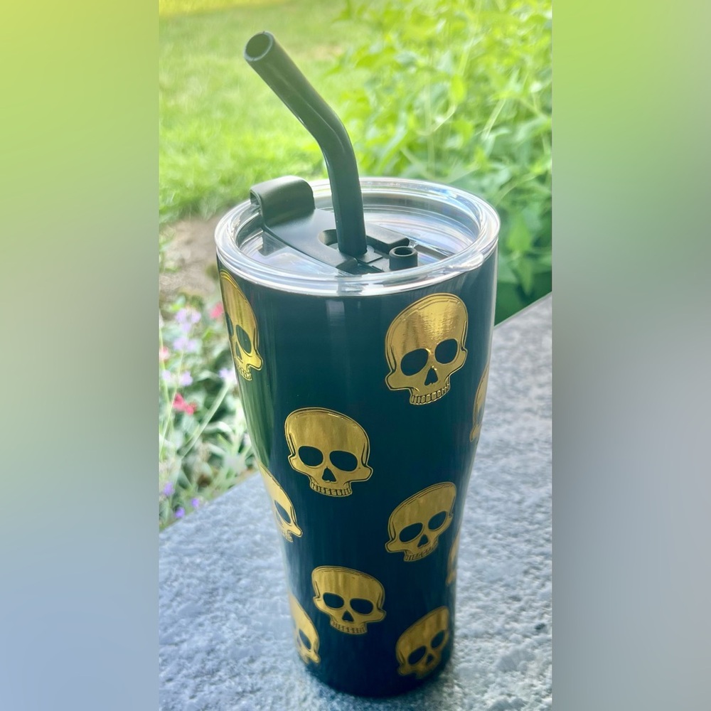 Gold Skull Tumbler
